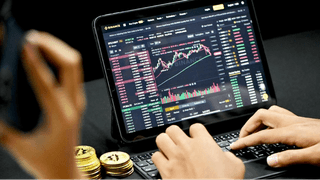Interface d'exécution de trading Lyre Capitoire à faible latence avec flux d'ordres en temps réel
